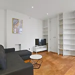 Cozy Flat Near Kensington Palace