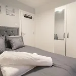Newly Launched Two Bedroom Apartment By Den Accommodation Short Lets & Serviced Accommodation With Garden