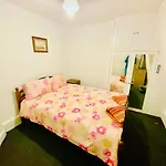 Tow Bedroom Apartment In Central London