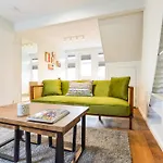 Split Level Studio At West Hampstead By Concept Apartments