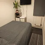Charming Room Near Central London