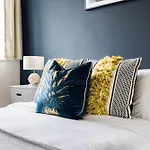 The Waterloo Apartment