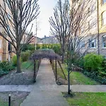 Tastefully Curated Mezzanine Studio Flat Hackney!