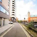 Pass The Keys Modern 2-Bed Apartment With Private Balcony, Near Dalston Junction Station - Ideal Urban Retreat!