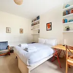 Cosy And Spacious Home