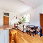 Cosy And Spacious Home