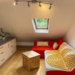 1 Bed Attic Flat With Easy Reach To City Centre