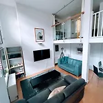 Central 2-Bed, 2-Bath Sanctuary Near Holborn Station, Covent Garden & West End