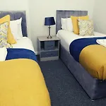 Family-Friendly 3-Bed House With Parking Near London O2