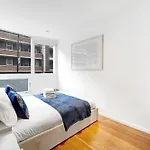 Loft-Style 3 Bed Apartment Short Term Rental & Flexible Renting Hoxton With Free Wifi & Terrace !