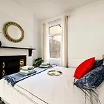 Greenwich Holiday Home