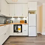 Greenwich Holiday Home