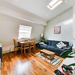 Cosy Caledonian Road Apartment, Nearby Tube And Restaurants