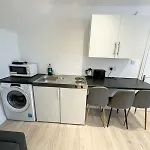 Flat C Earlsfield