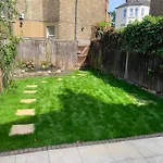 Garden Flat-Nice Natural Light
