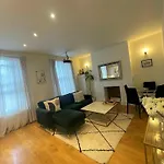 Queen Bedroom In Maida Vale