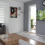 2 Bedroom Entire Flat 2 Minutes From Underground