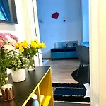 Knightsbridge One Bedroom Flat