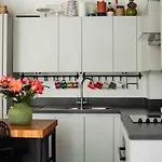 Beautiful, Quiet Flat With Patio Close To Metro