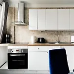 Elegant 3 Bedrooms Apartment Near Hyde Park & Oxford St
