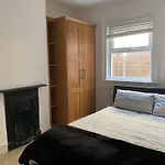 Earlsfield Near Wimbledon, Clapham, Waterloo