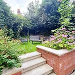 Charming Victorian Property With Aircon In Central London