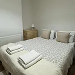 Spacious Double Room In Greater London