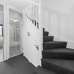 The Holloway Suite - 1Br Modern Apartment