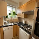 London Bridge Apartment