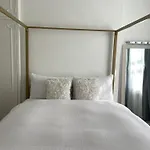 Queen Bedroom In Maida Vale