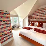 Fabulous West London Apartment