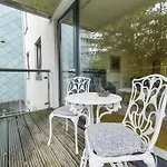 Luxurious 2-Bedroom Apartment