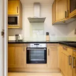 Chelsea Harbour Luxury Apartment