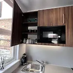 London Studio Retreat - Colney Hatch Lane