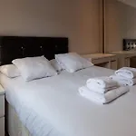 Spacious And Bright 2 Bed Apartment Tower Bridge
