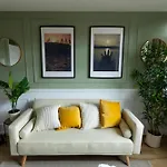 Grace House - 15 Minutes To Central London