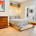 Rest Boutique Acton