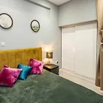 Museum Gate Apartment