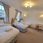 Baker Street Apartments