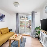 Cozy & Comfy Woodgreen Station Apartment Sleeps 6