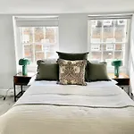 Soho Guest House Room 4