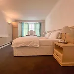 Sophisticated Luxury 2 Bedroom Apartment In Mayfair H5