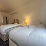 Sophisticated Luxury 2 Bedroom Apartment In Mayfair H5