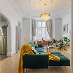 Chic Apartment In Hyde Park