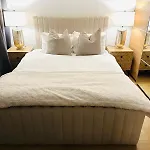 Westferry Deluxe Penthouse