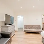 Stylish Elegant Hyde Park Studio Flat