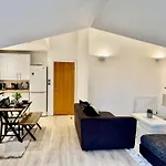 Stunning 1 Bedroom Apartment In Wapping - Sleeps 4 And Free Parking!