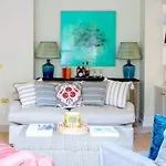 Stylish & Luxury, Just Redecorated Kensington Flat