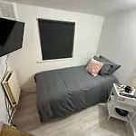 3 Stamford Hill Central London