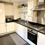 Modern 2 Bedroom Apartment Close To Center Zone 2